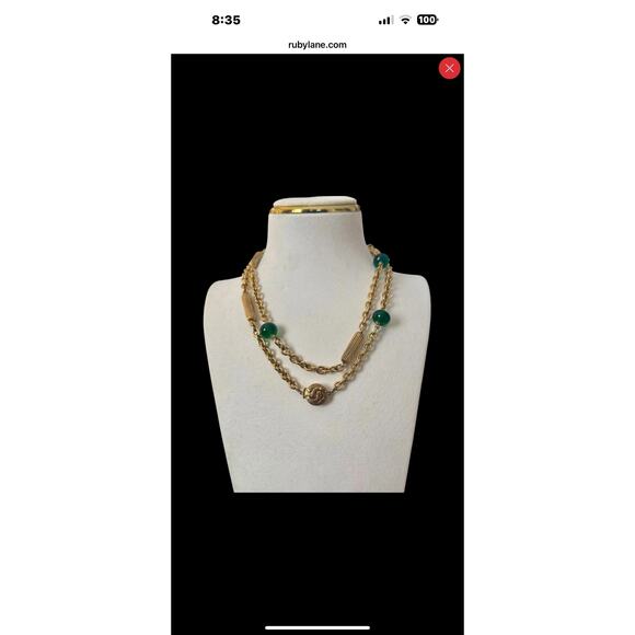 Vintage Chanel Gripoix Green Glass and Gilt Chain Necklace, Model 3129 - Picture 2 of 11